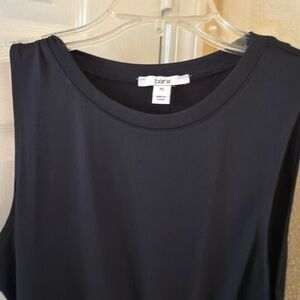 Black sleeveless dress